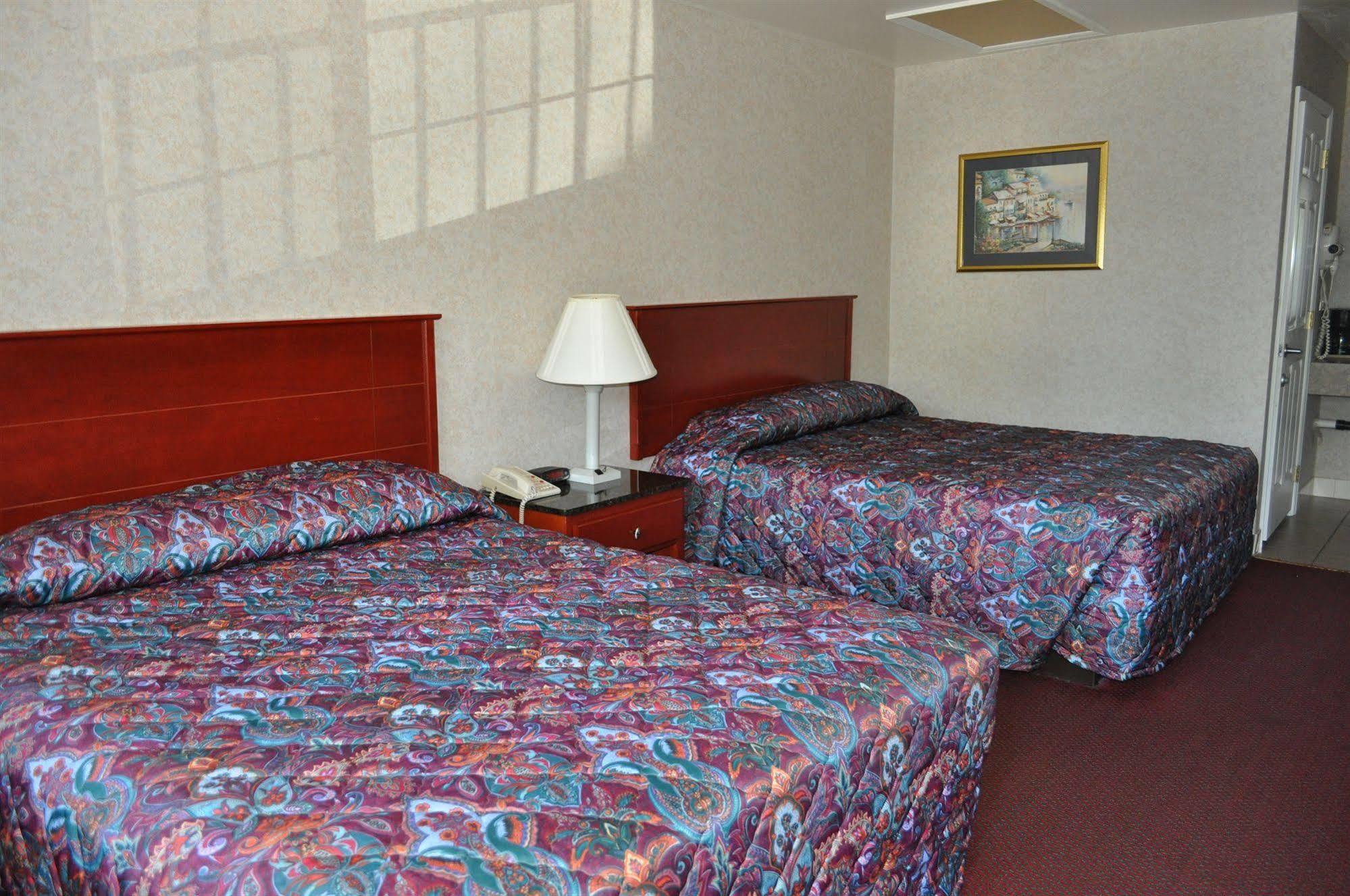 Atrium Inn & Suites 갈로웨이 외부 사진