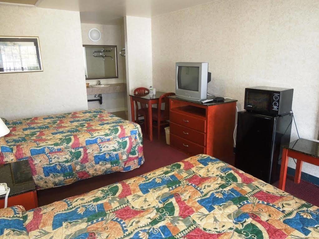 Atrium Inn & Suites 갈로웨이 외부 사진