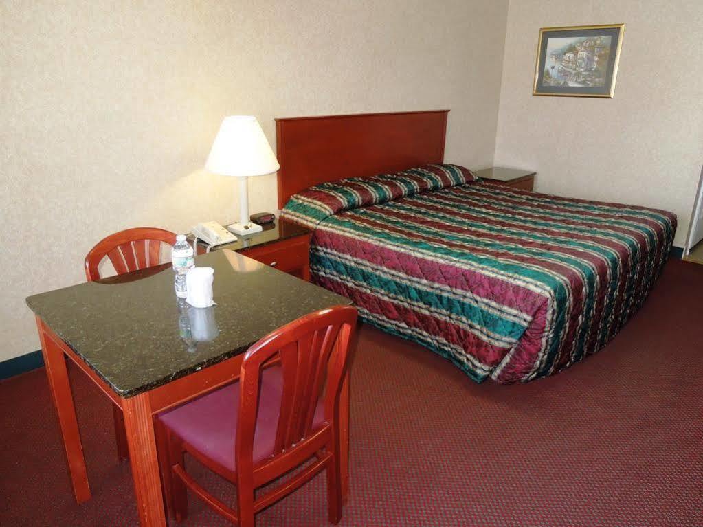 Atrium Inn & Suites 갈로웨이 외부 사진